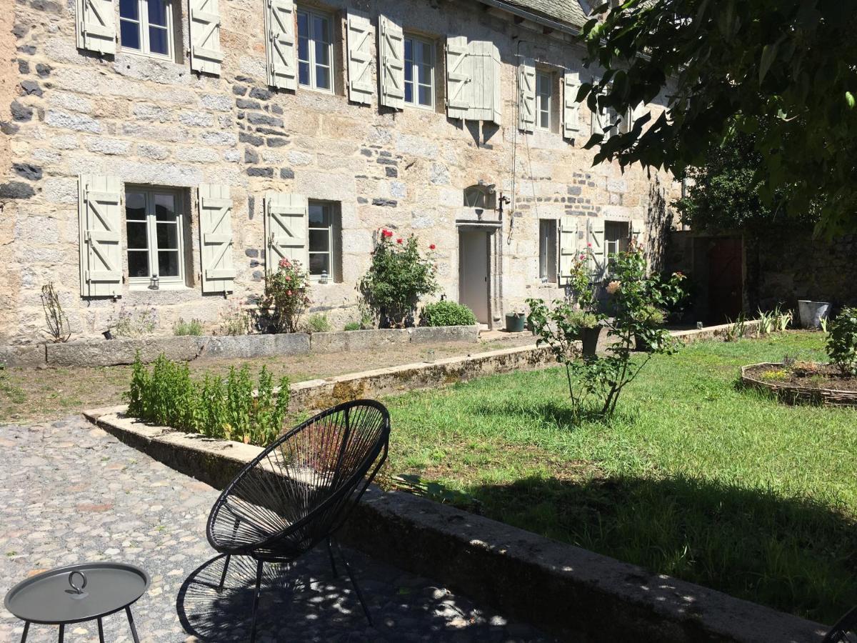 LA CURE grande maison de charme de 2 a 14 personnes Saint-Urcize Extérieur photo
