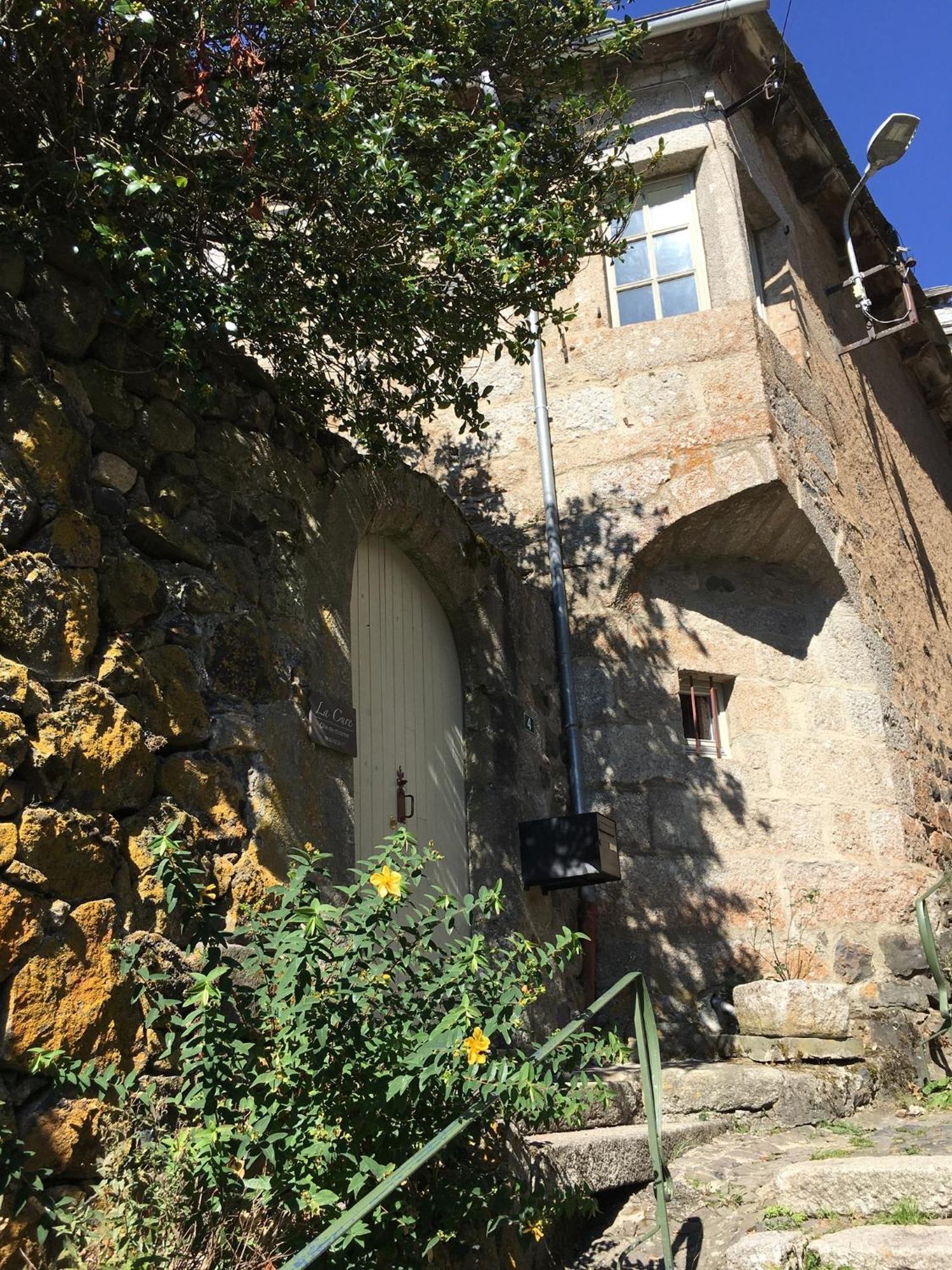 LA CURE grande maison de charme de 2 a 14 personnes Saint-Urcize Extérieur photo