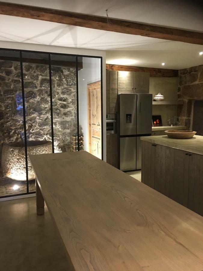 LA CURE grande maison de charme de 2 a 14 personnes Saint-Urcize Extérieur photo