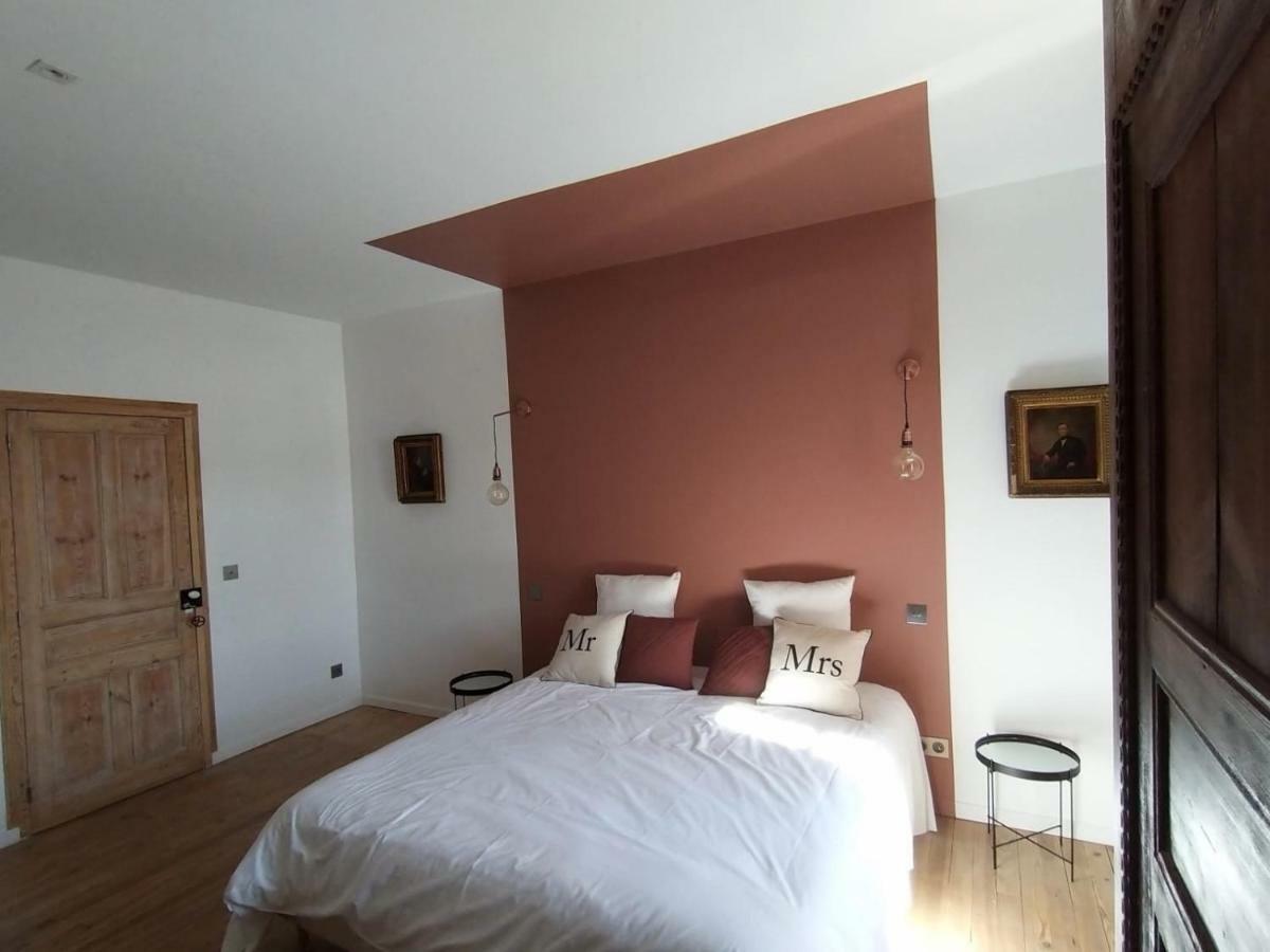 LA CURE grande maison de charme de 2 a 14 personnes Saint-Urcize Extérieur photo