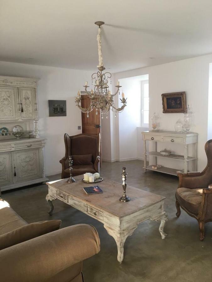 LA CURE grande maison de charme de 2 a 14 personnes Saint-Urcize Extérieur photo