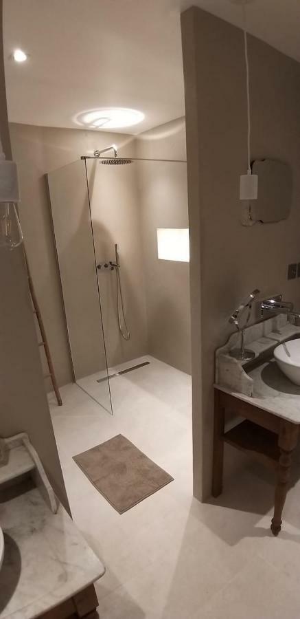 LA CURE grande maison de charme de 2 a 14 personnes Saint-Urcize Extérieur photo