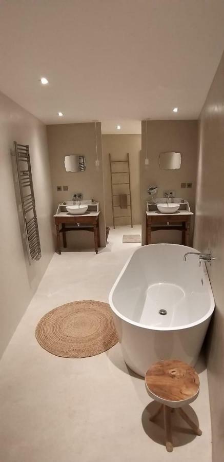 LA CURE grande maison de charme de 2 a 14 personnes Saint-Urcize Extérieur photo